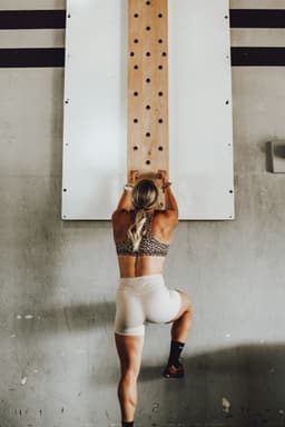 Emily R., 29